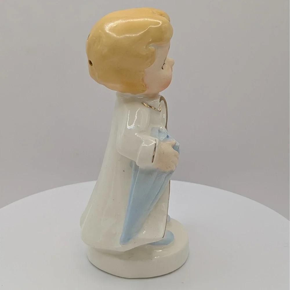 Vintage Victoria Ceramic Bor Girl Salt And Pepper‎ Shakers Umbrella Teddy Bear